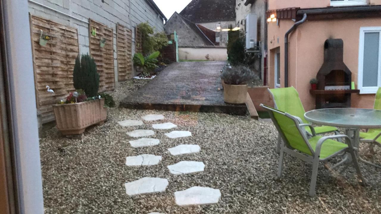 Villa Loft L Atelier De Jacques Pres De Chablis Villy  Exterior foto